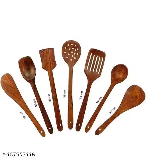 7 wooden spoons