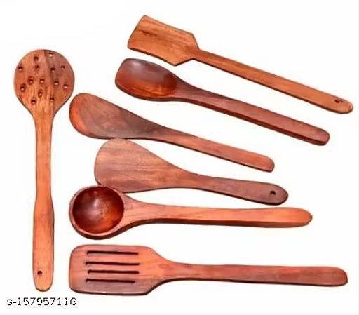 7 wooden spoons