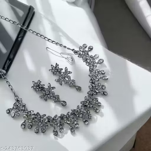 Silver Plated Necklace Set With White American Diamond